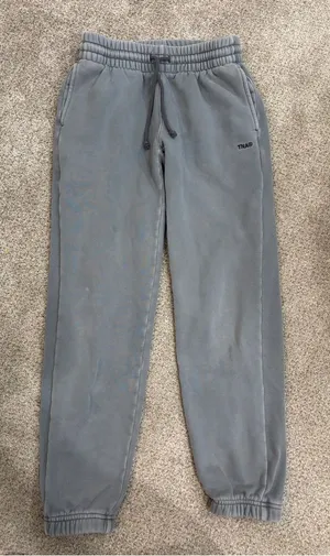 TNA Aritzia Sweatfleece Boyfriend Sweatpants Cozy Fleece Joggers Womens XS Gray thumbnail 1