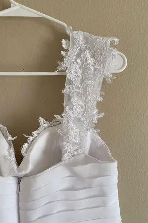 Mingda White Lace Floral Off The Shoulder Wedding Dress thumbnail 12