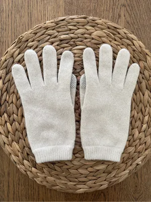 Babaton Aritzia Cashmere Tech Gloves Beige One Size thumbnail 3