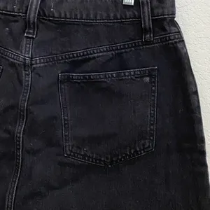 Lunar Wash “Frisco” Black Denim Raw Hem Mini Skirt Size 32 thumbnail 7