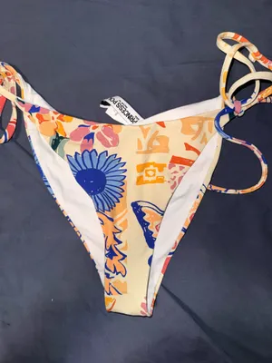 Princess Polly Bikini Bottoms thumbnail 1