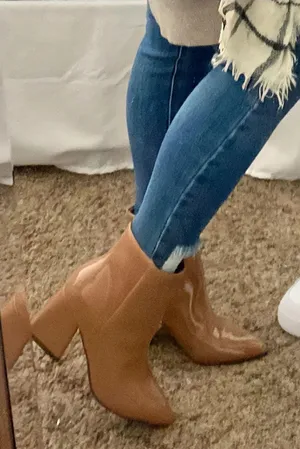 Glossy Nude Heels Tan Size 6.5 thumbnail 1