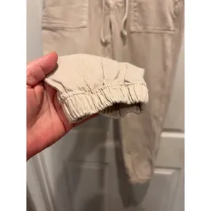 American Eagle Women 8 Regular Khaki Tan Elastic Waist Drawstring Jogger Pants thumbnail 3