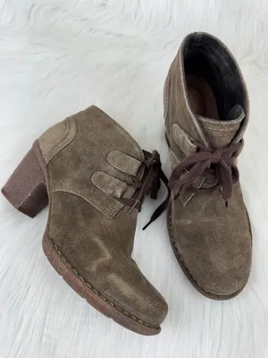 NWOT Clarks Artisan Carleta Lyon Suede Ankle Bootie Boots 7.5W Taupe Block Heel thumbnail 12