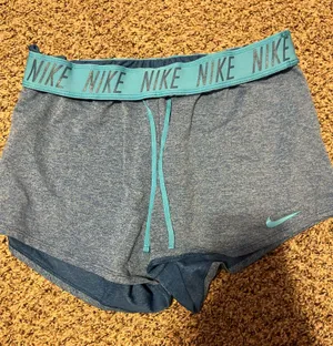 Nike Shorts Women’s thumbnail 1