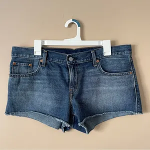 Levi's | Cut Off Denim Jean Shorts Sz 31 thumbnail 2