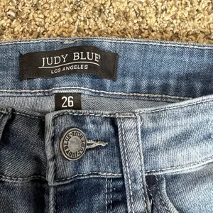 JUDY BLUE Jeans Shredding Up My Life Relaxed Fit Distressed Style JB8273MD 26 thumbnail 5