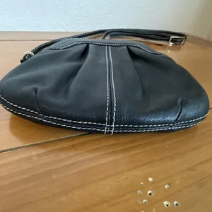 Levenger Carezza On-the-Town Black Leather Pouch Cross Body/Shoulder Bag in EUC‎ thumbnail 6