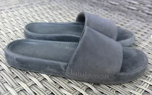 Lululemon Restfeel Slide Black Graphite Grey Womens 9 Athletic Sandals thumbnail 1
