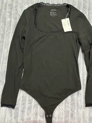 ReoRia Black Lace-Trim Long Sleeve Bodysuit thumbnail 1