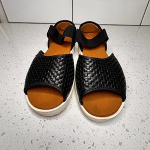 Bernie Mev Havana Quarter Strap Black Woven Platform Sandals Open‎ Toe 42 or 11 thumbnail 2