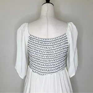 Doe & Rae Women’s Size Large Boho Embroidered Smocked Top, Sz Large thumbnail 6