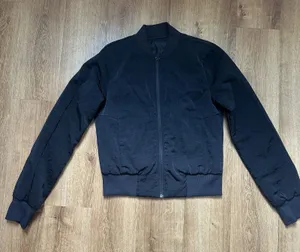 Lululemon Women's Black Reversible Insulated Bomber Jacket Size 2 thumbnail 1