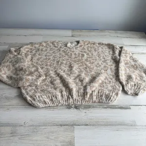 NWT Saltwater Luxe Animal Leopard Print Fuzzy Crew Neck Sweater XL Beige Tan‎ thumbnail 2