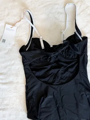 NWT Quince Black and White Italian Underwire One-Piece Swimsuit - Med thumbnail 4