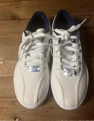NWT Skechers White and Navy women's shoes size 8 thumbnail 1