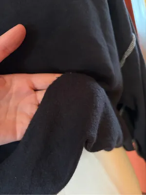 Levi's Black Raw-Hem Cropped Hoodie thumbnail 8