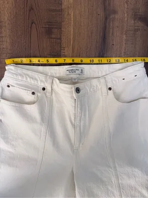 Abercrombie & Fitch 90s Straight Ultra High Rise Curve Love White Denim Jeans 32 thumbnail 4