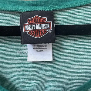 Harley Davidson Womens Size Large Green V-Neck Tee Biker Motorcycle Logo Y2K thumbnail 3