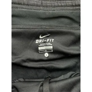 nike shorts thumbnail 2