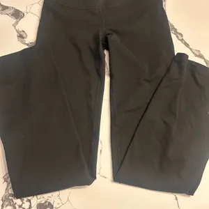 Zella Black flared Leggings size 2 tall thumbnail 1