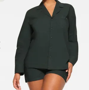 SKIMS LIMITED EDITION SPA BUTTON UP SLEEP TOP ‘PINE’ thumbnail 6