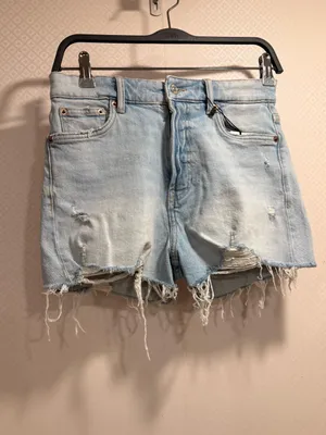 NWT Zara Light Blue Distressed Summer Everyday Denim Shorts Size 4 thumbnail 2