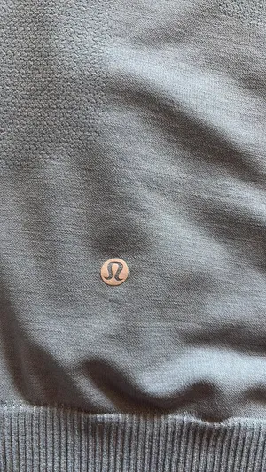 Lululemon Shirt Size 4 thumbnail 3