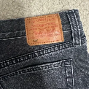 Levi's 501 Short Trashed Black denim shorts size‎ 29 thumbnail 6