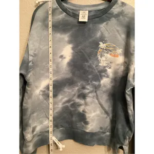 NWOT Disney Parks Lilo & Stitch Musical Stitch Hawaiian Blue Tie Dye Crewneck L thumbnail 5