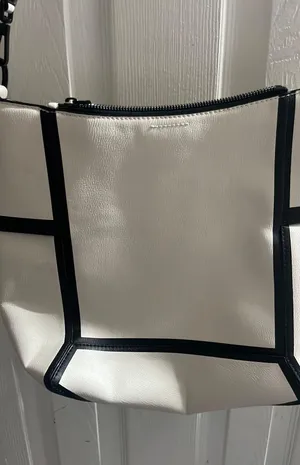 Calvin Klein Purse /Handbag thumbnail 2
