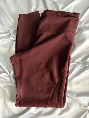 Old Navy Active Women's Elevate Leggings thumbnail 1