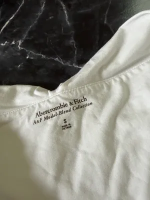 Abercrombie White Off-The-Shoulder Top thumbnail 3