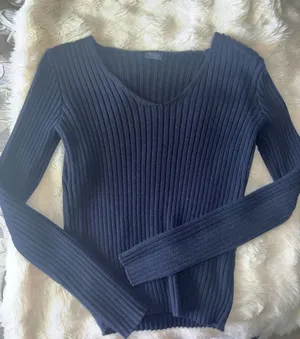 Brandy Melville Sweater thumbnail 1