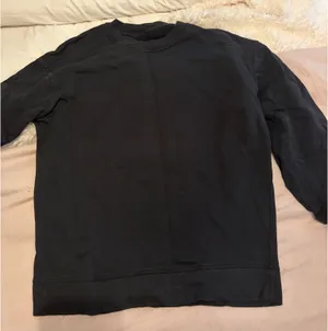 Lululemon black Perfectly Oversized Crew thumbnail 1