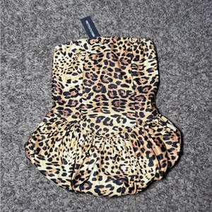 Pretty Little Thing Leopard Print Top thumbnail 1