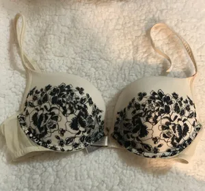 Victoria’s Secret Bra thumbnail 1