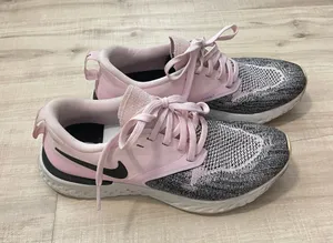 Nike Pink Running Shoes thumbnail 1