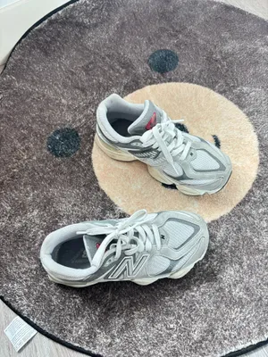 New Balance Sneakers 9060 Women’s thumbnail 3
