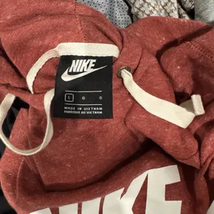 Nike Women’s Pull Over Hoodie Heather Red Size Large thumbnail 4
