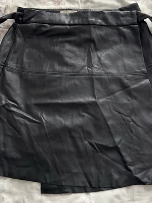 Aritzia Wilfred Free Black vegan Leather Mini Wrap Skirt size XS tie side Preppy thumbnail 15