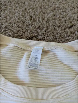 Aerie offline top thumbnail 4
