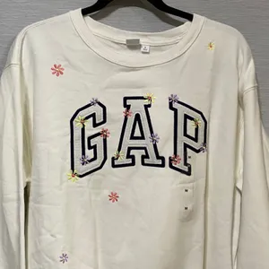 Gap Women Cream Floral Embroidered Logo Crewneck Sweatshirt Medium NWT 1172777 thumbnail 3