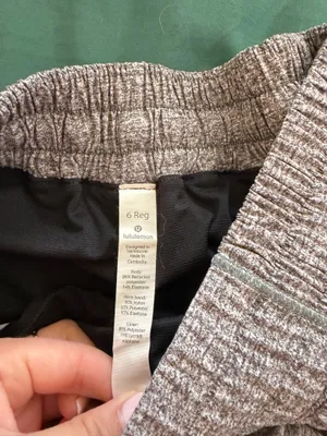 Lululemon Hotty Hot 2.5" thumbnail 2