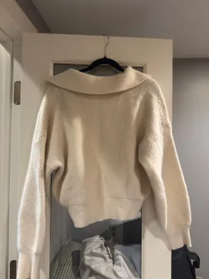 J. Inc Sweater S/M White thumbnail 2