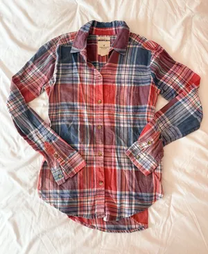 American Eagle Boyfriend Fit Red And Blue Plaid Button Down Shirt Size XS thumbnail 1