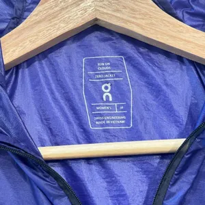 On Cloud Running Women's Half Zip‎ Zero Jacket Twilight Size Medium Purple thumbnail 4