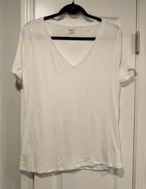 NWOT Madewell Size M White V Neck Short Sleeve Lightweight Slub Cotton Top thumbnail 1