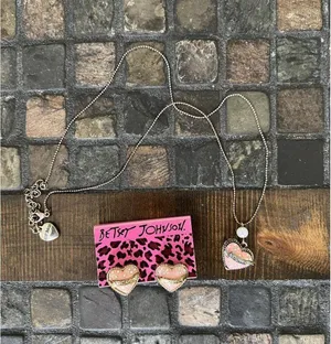 Vintage Y2K Betsey Johnson Coquette Pink Heart Necklace & Earrings Set 💗 thumbnail 1
