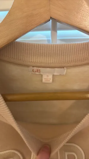 GB Dark cream crewneck with patch letters that spell out Paris thumbnail 2
